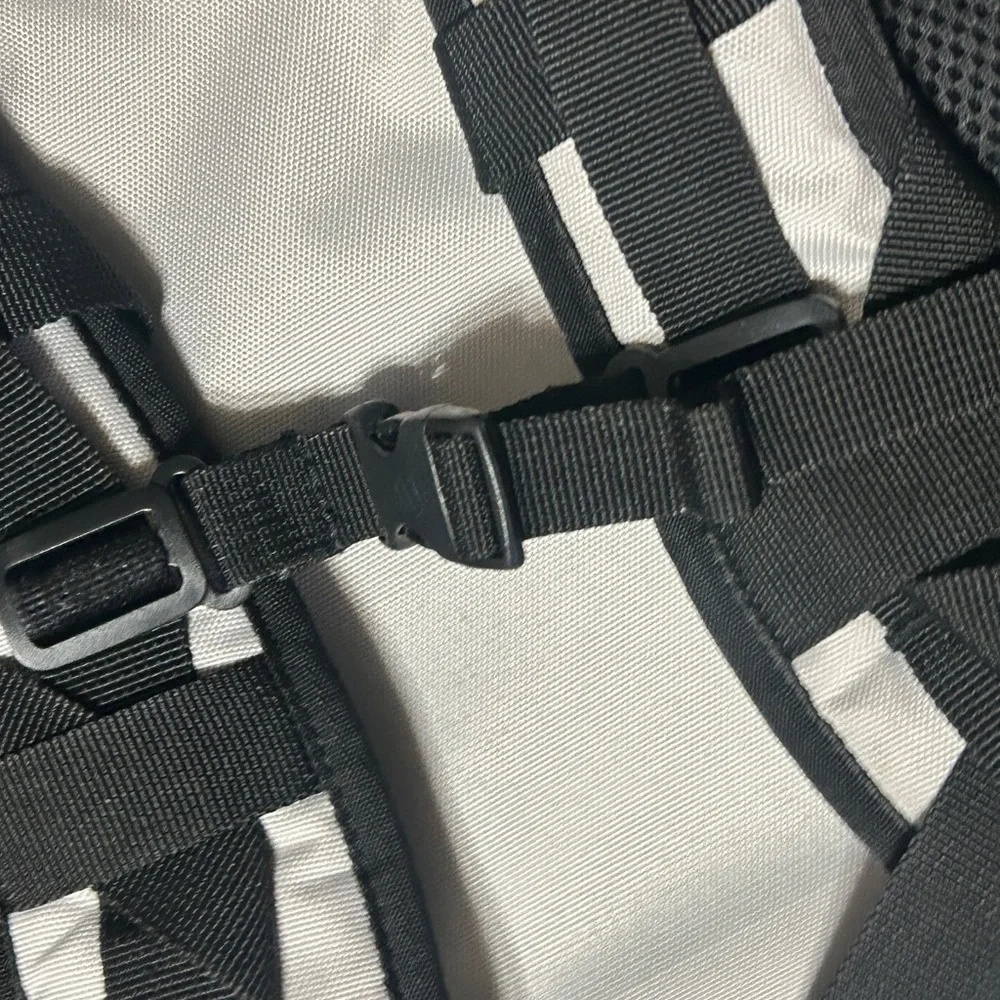 Vtg. Pre-KAVU Black, White, and Yellow Hiking Backpack - Picture 11 of 14